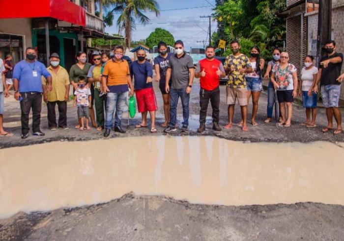 Vereador Jander Lobato recebe demandas de moradores do bairro Lago Azul, em Manaus