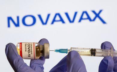 Vacina Novavax tem mais de 90% de eficácia em testes nos EUA