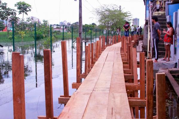 Prefeitura de Manaus chega a 13 mil metros de pontes construídos devido à cheia histórica