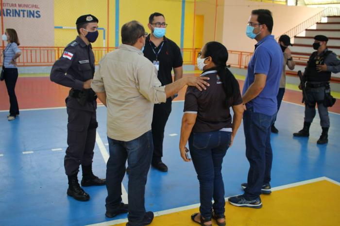 Vereador Mateus acompanha equipes do Estado e Prefeitura em logística para ações em Parintins