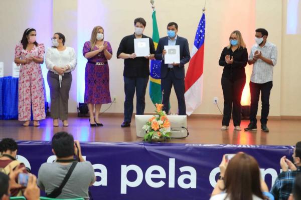 Wilson Lima anuncia gratificação de um salário para profissionais do ‘Aula em Casa’