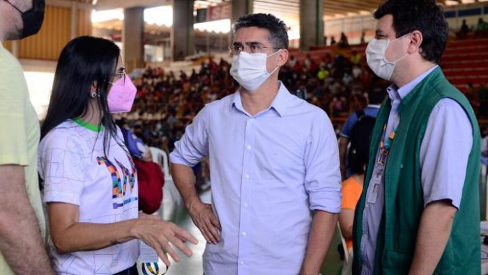 David Almeida amplia vacinação contra a Covid-19 para a população de 30 anos, em Manaus