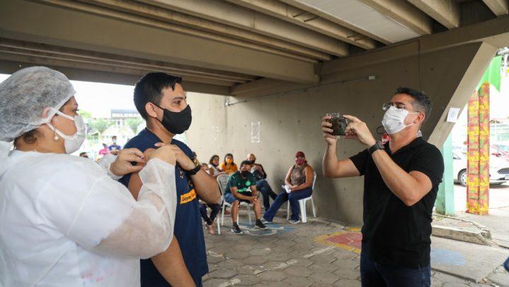David Almeida anuncia mudança na logística da vacinação contra a Covid-19 em Manaus David Almeida anuncia mudança na logística da vacinação contra a Covid-19 em Manaus