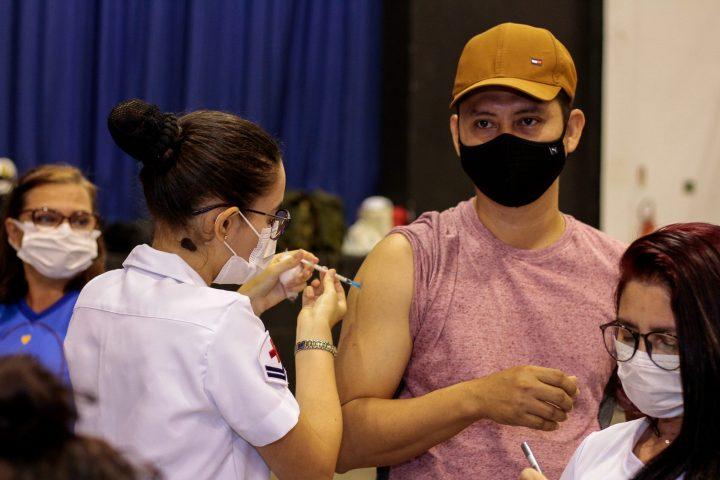 MANAUS: Mais de 44 mil doses foram aplicadas no primeiro dia de intensificação de vacinas contra a Covid-19 MANAUS: Mais de 44 mil doses foram aplicadas no primeiro dia de intensificação de vacinas contra a Covid-19