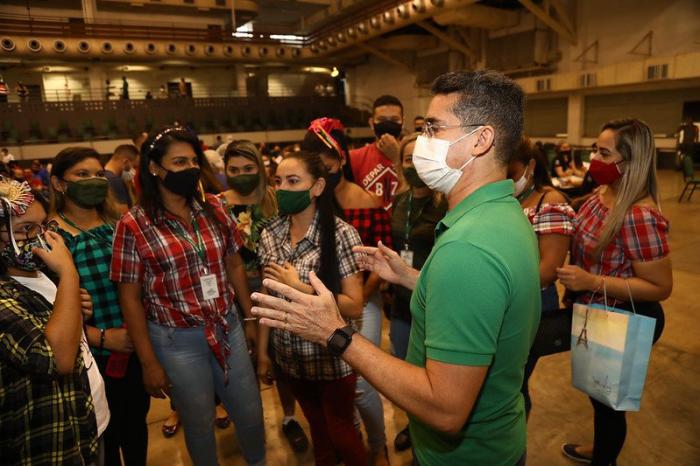 Prefeito de Manaus anuncia vacinação contra a Covid-19 para pessoas a partir de 25 anos