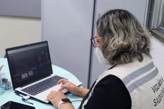 FVS-AM realiza treinamento virtual de uso e manuseio de vacinas contra Covid-19 com técnicos do interior do estado