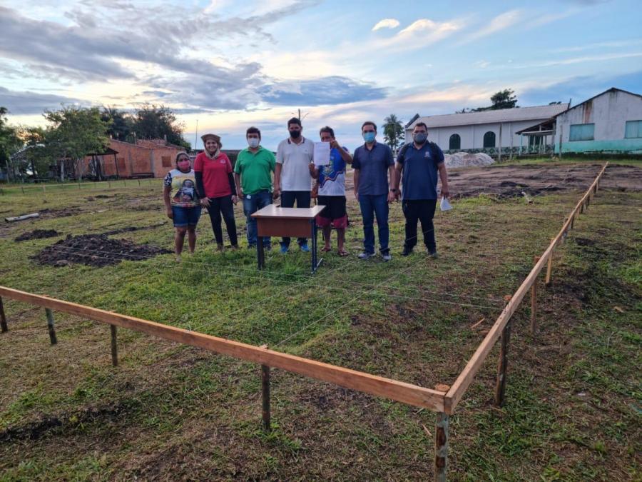 Inicia construção de ginásio poliesportivo na região da Serra de Parintins