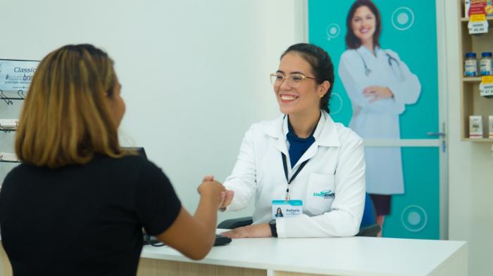 Grupo de farmácia abre 100 vagas de emprego em Manaus