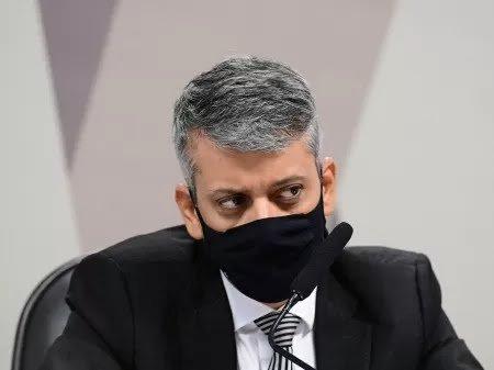 Aziz manda prender ex-diretor da Saúde sob acusação de mentir na CPI