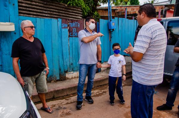 Vereador Jander Lobato inspeciona ruas dos bairros da zonas norte e leste