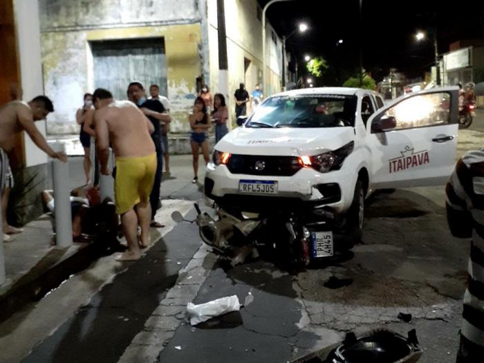 IMAGENS FORTES: Homem tem perna destroçada em acidente de trânsito em Parintins