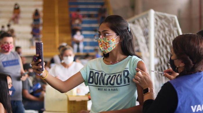 Campanha de vacinação contra a Covid-19 segue em Manaus nesta terça-feira, em 21 locais de atendimento