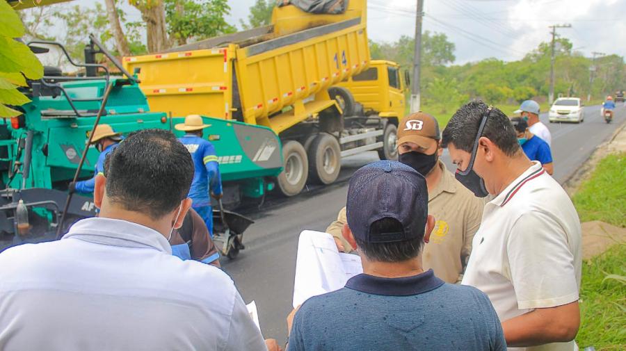 Recapeamento da estrada do Macurany beneficia dois grandes conjuntos habitacionais de Parintins