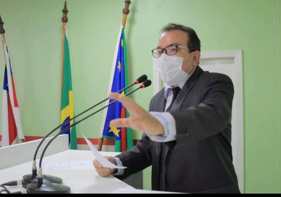 Massilon Cursino propõe campanha para castração de cães e gatos em Parintins