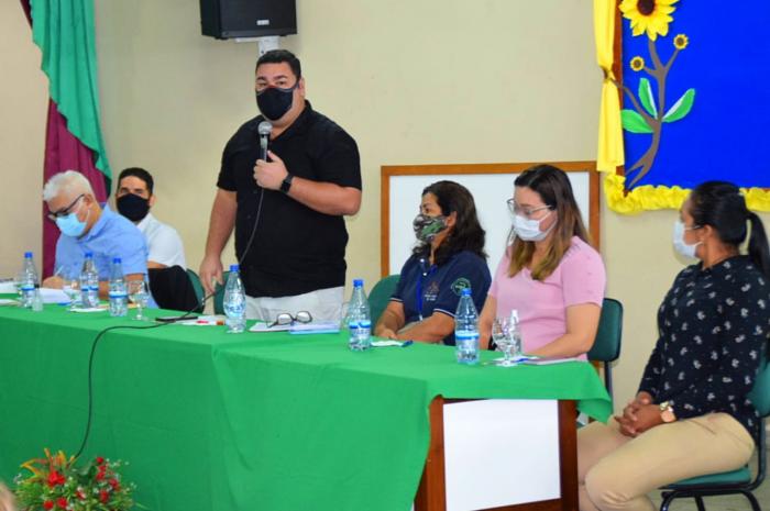 Vereador Alex participa de encontro para discutir retorno das aulas em Parintins