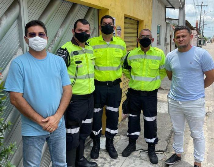 Jander Lobato viabiliza mellhorias no fluxo de trânsito em rua do bairro Cidade de Deus