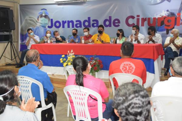 Prefeito Bi Garcia abre mais uma jornada de cirurgia em Parintins 