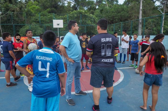 Jander Lobato inspeciona espaços esportivos das zonas norte e leste de Manaus