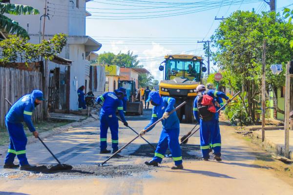 Prefeitura de Parintins leva recapeamento asfáltico aos bairros 