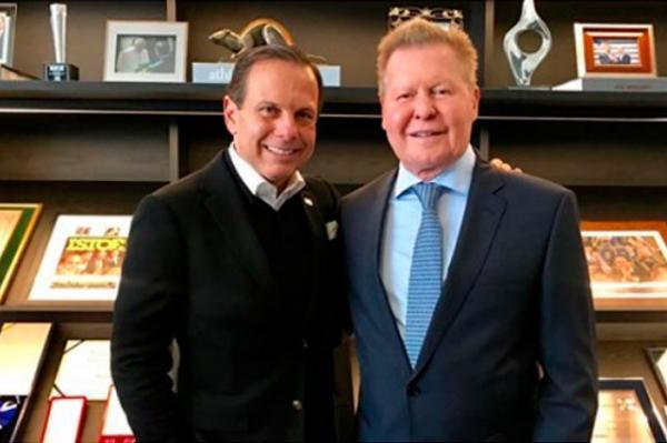 Arthur Virgílio e João Doria conversam com a imprensa, neste sábado, sobre prévias partidárias