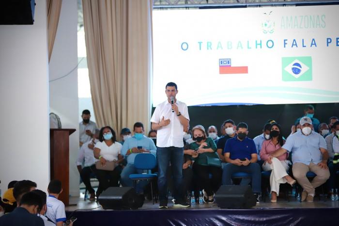 Saullo Vianna participa de inauguração de escola em Tefé e porto em Santo Antônio do Içá