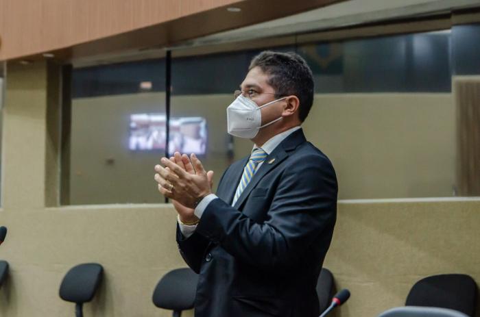 PL de Jander Lobato sobre crime de abandono de animais vai à sanção do Prefeito David Almeida