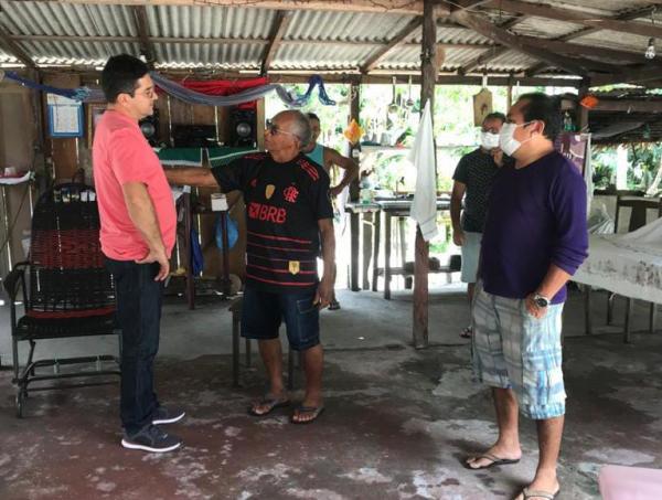Jander Lobato conversa com moradores do ramal Boa Esperança sobre melhorias de mobilidade