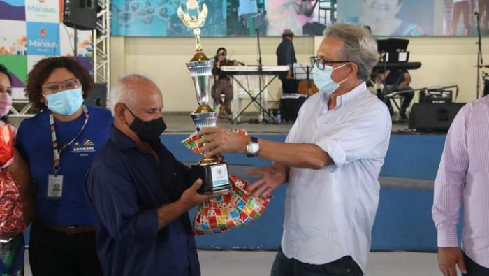 Alunos da terceira idade da Prefeitura de Manaus participam do encerramento da Semana do Idoso