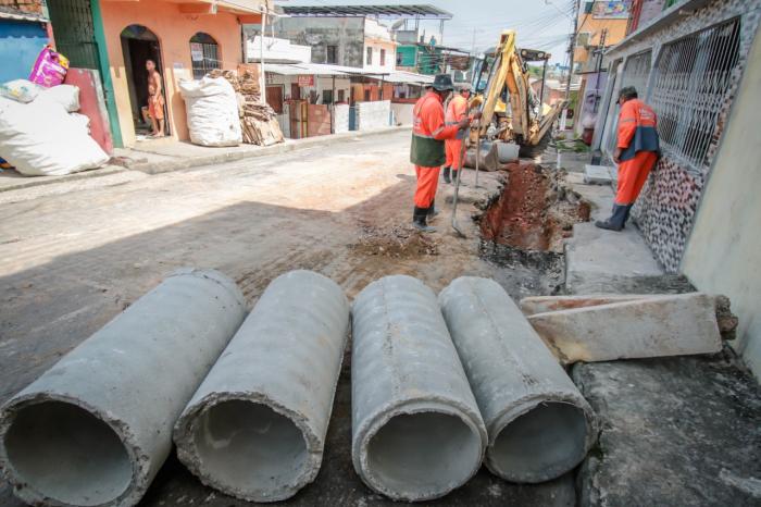 Prefeitura de Manaus recupera rede de drenagem no Morro da Liberdade