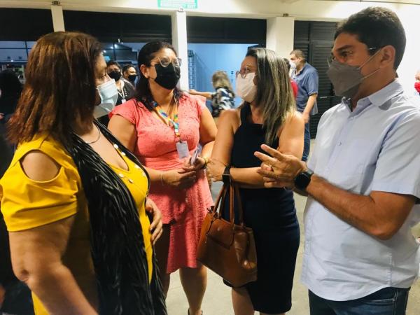 Em solenidade com Prefeito David Almeida, Jander Lobato reafirma compromisso com profissionais da educação