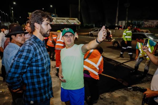 Prefeitura de Manaus libera o trânsito após obra emergencial em avenida da zona Centro-Sul