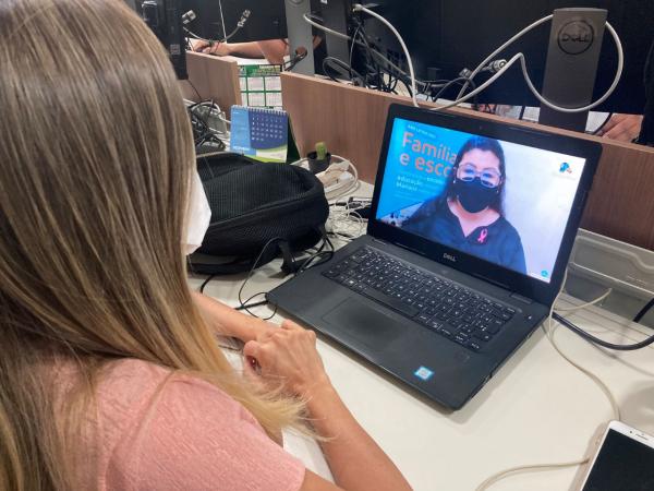 Prefeitura de Manaus promove ciclo de palestras sobre a importância da imunização contra o HPV