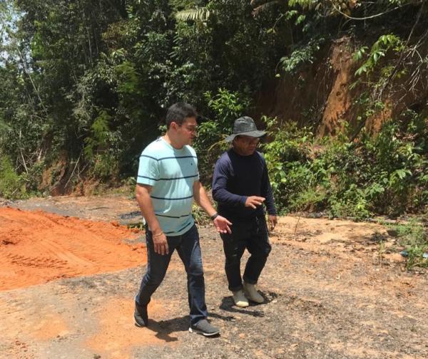 Jander Lobato acompanha obras no Ramal Boa Esperança, na zona rural de Manaus   
