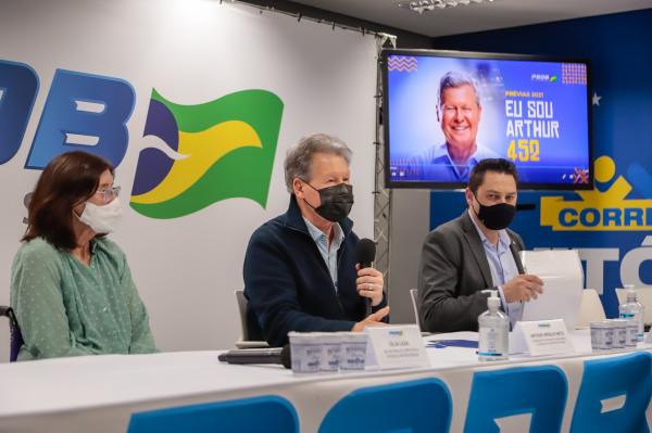 Arthur Virgílio é apontado como liderança nacional por membros do PSDB de SP