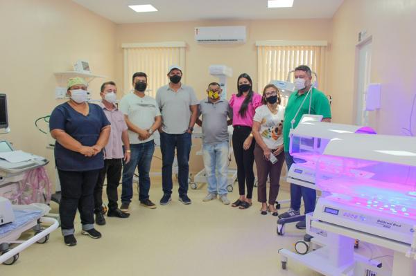 Prefeito de Parintins inaugura ala de UTIs neonatais