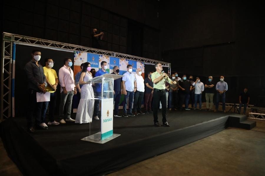 David Almeida anuncia aumento salarial de mais de 10% aos servidores de saúde de Manaus
