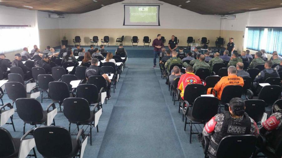 Polícias Civil, Militar e Bombeiros realizam treinamento em regiões de fronteiras e divisas Polícias Civil, Militar e Bombeiros realizam treinamento em regiões de fronteiras e divisas