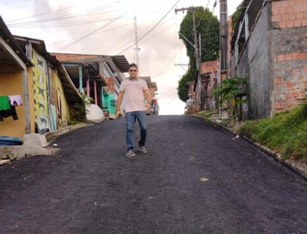 Jander Lobato inspeciona conclusão de obras no bairro Aliança com Deus