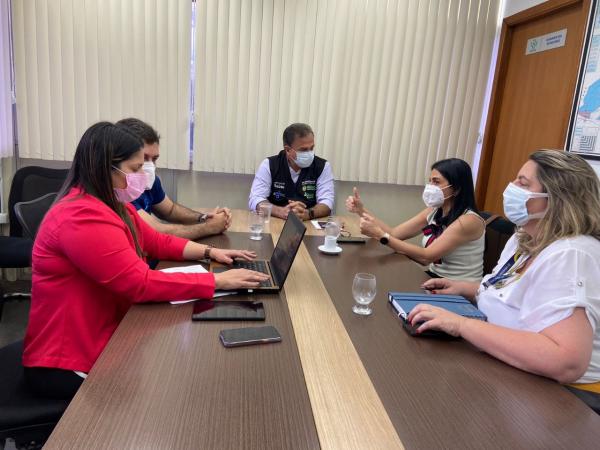 Prefeitura de Manaus discute regras para flexibilizar o uso de máscaras