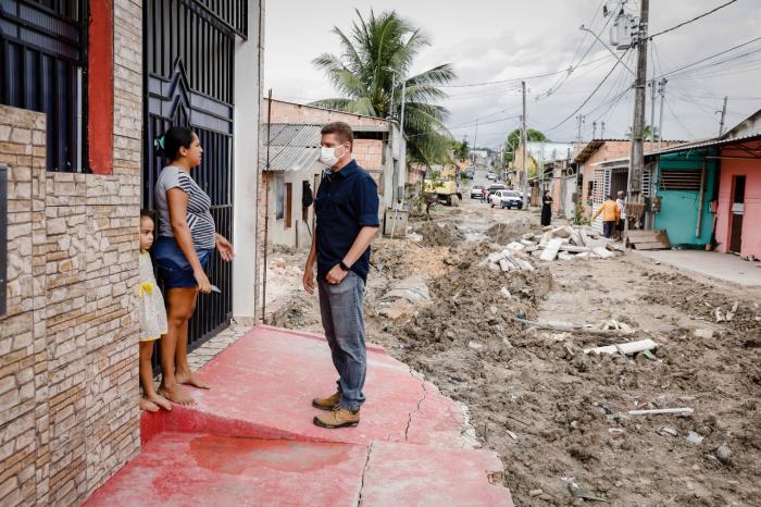Prefeitura de Manaus implanta infraestrutura total em rua abandonada há 20 anos