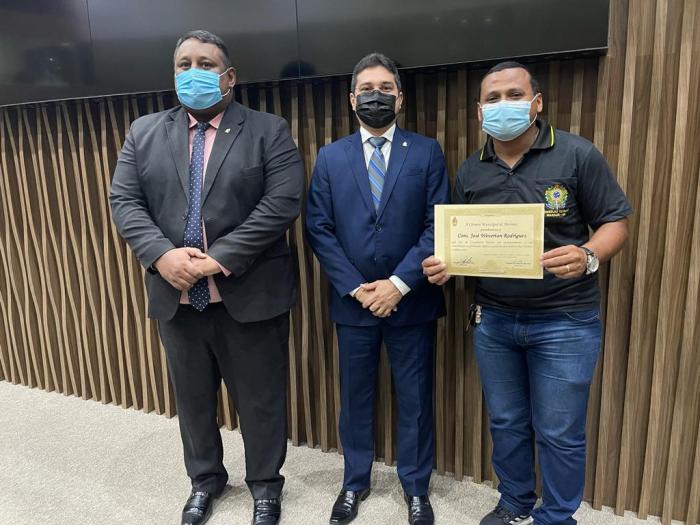 Jander Lobato participa de solenidade em homenagem ao dia nacional do Conselheiro Tutelar
