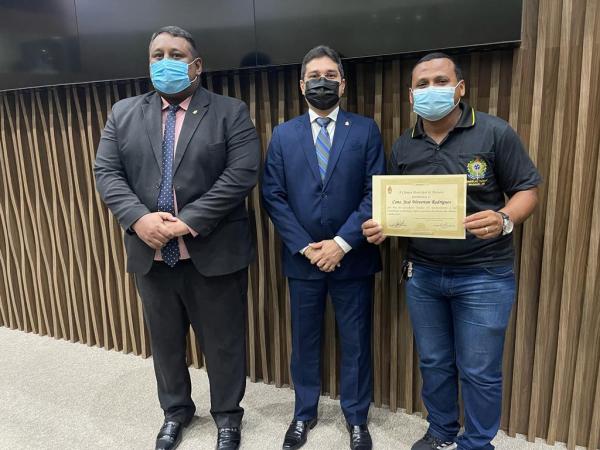 Jander Lobato participa de solenidade em homenagem ao dia nacional do Conselheiro Tutelar