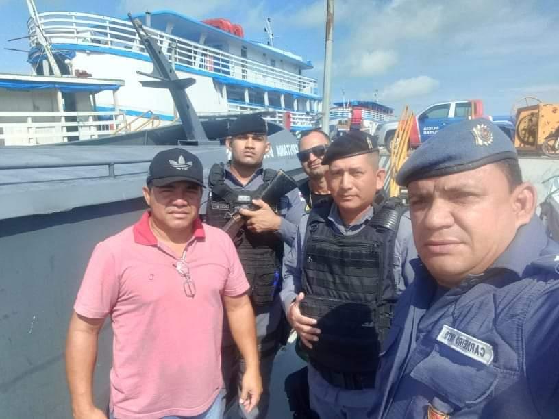 Barreirinha vive apreensão após naufrágio de lancha, tiros e sumiço de açougueiro Barreirinha vive apreensão após naufrágio de lancha, tiros e sumiço de açougueiro