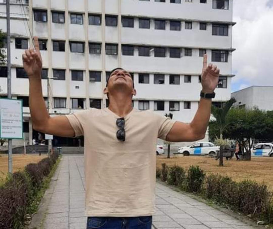 DEUS É MARAVILHOSO: Ex jogador relata milagre após diagnóstico de câncer
