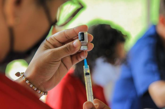 Parintins realizará dia D de vacinação contra Covid com terceira dose para 18 anos ou mais no sábado