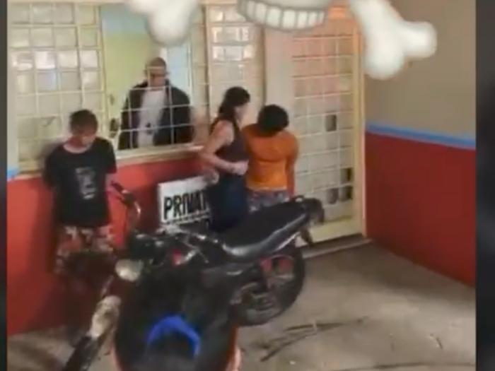 Em Parintins, PM prende trio por roubo com arma de fogo em loteria; Policial acabou baleado Em Parintins, PM prende trio por roubo com arma de fogo em loteria; Policial acabou baleado