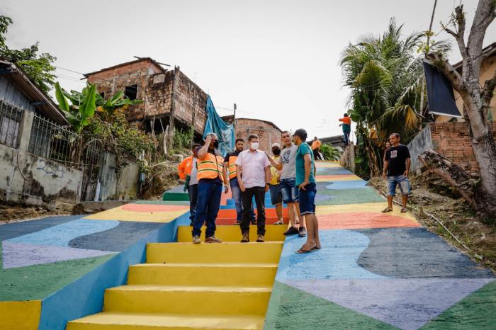 Prefeitura de Manaus conclui obra de implantação de escadão no bairro Colônia Antônio Aleixo