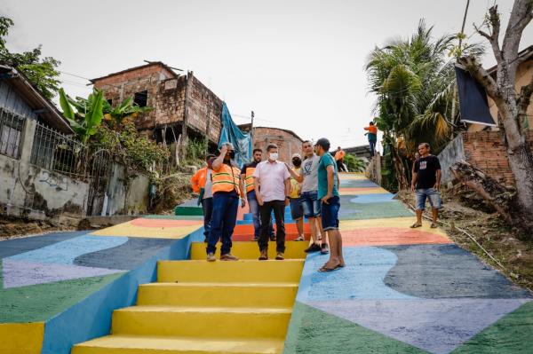 Prefeitura de Manaus conclui obra de implantação de escadão no bairro Colônia Antônio Aleixo