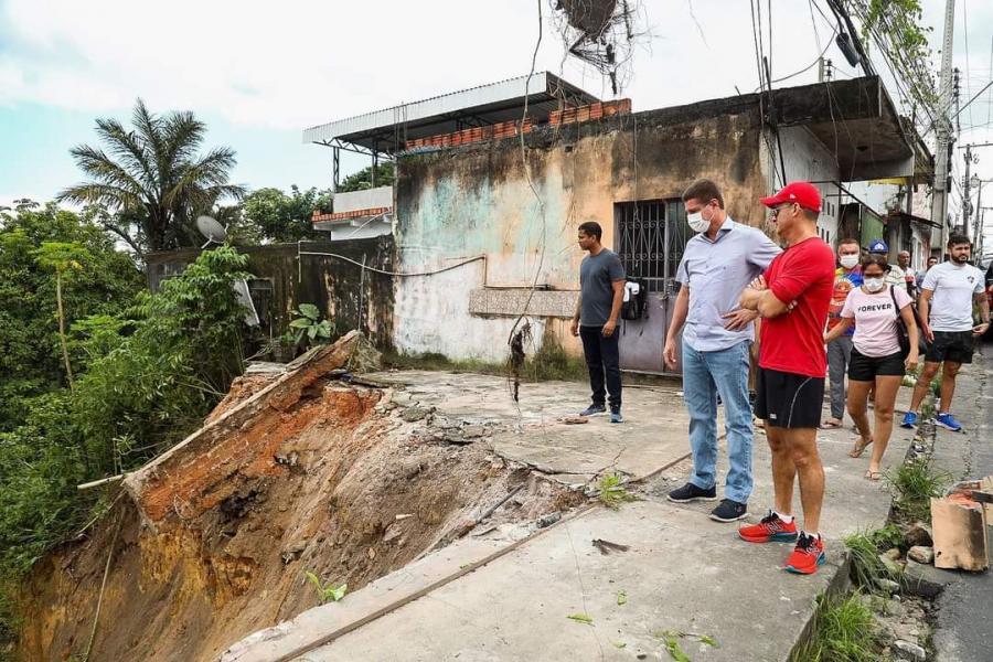 David Almeida e Marcos Rotta anunciam obras emergenciais em áreas de erosão de Manaus