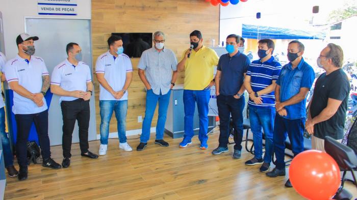 Bi Garcia prestigia a inauguração da loja Yamaha, em Parintins